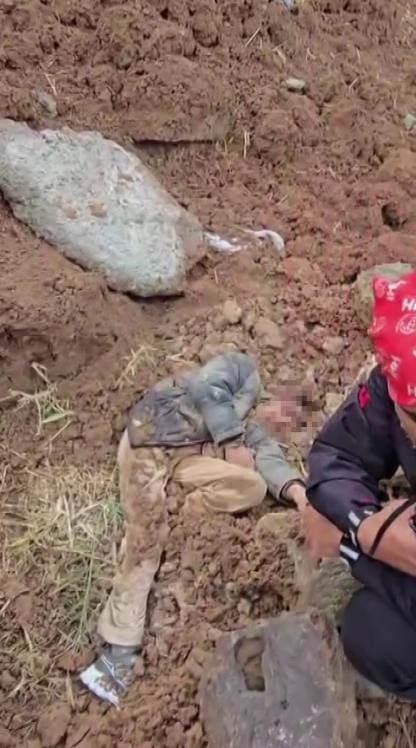 Amir'in bulunduğu ana ilişkin fotoğraf.