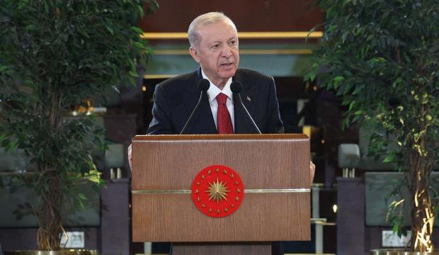 Cumhurbaşkanı Erdoğan: Hazreti Mevlana'nın &ccedil;ağları aşan &ouml;ğ&uuml;tleri bize yol g&ouml;steriyor