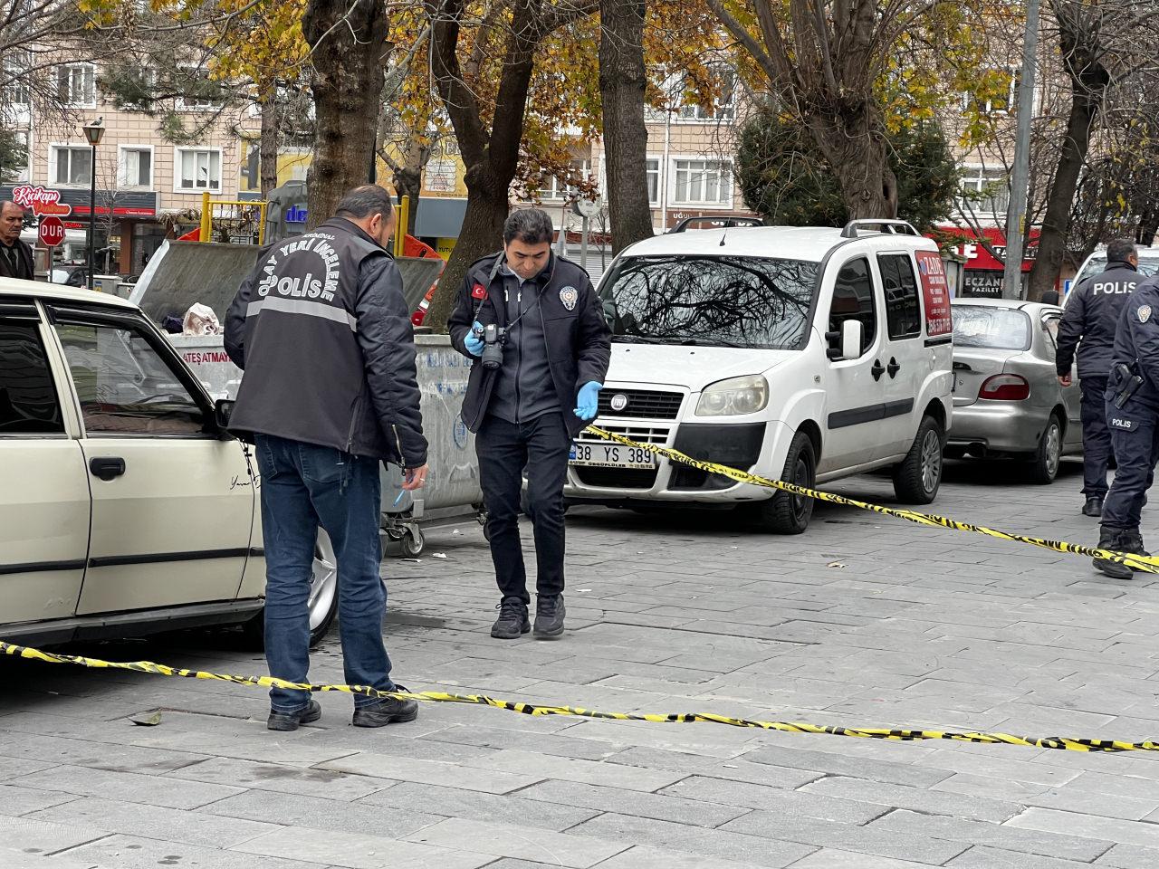 Saldırgan hırdavatçı Erhan D., yakalanarak gözaltına alındı.