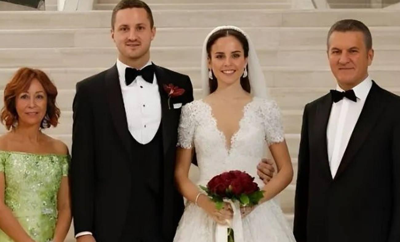 Boşanmak i&ccedil;in 1,5 milyar isteyen Revna Sarıg&uuml;l'e &Ouml;mer Sarıg&uuml;l'den yeni teklif!