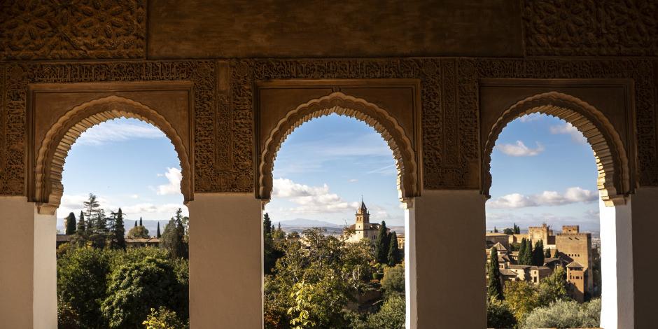 &ldquo;End&uuml;l&uuml;s&rsquo;&uuml;n kızıl tacı&rdquo;: Asırlardır zarafetini koruyor!