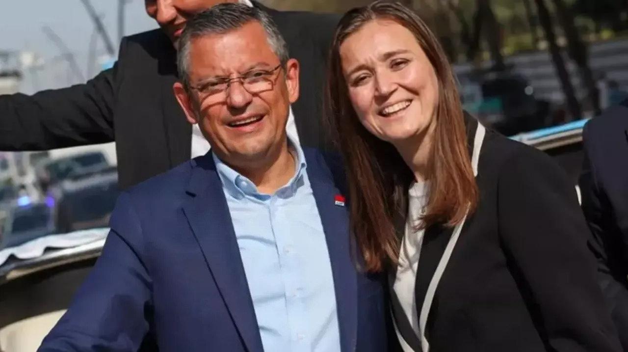 CHP Genel Başkanı Özgür Özel ve hayatını kaybeden Manisa Şehzadeler Belediye Başkanı Gülşah Durbay