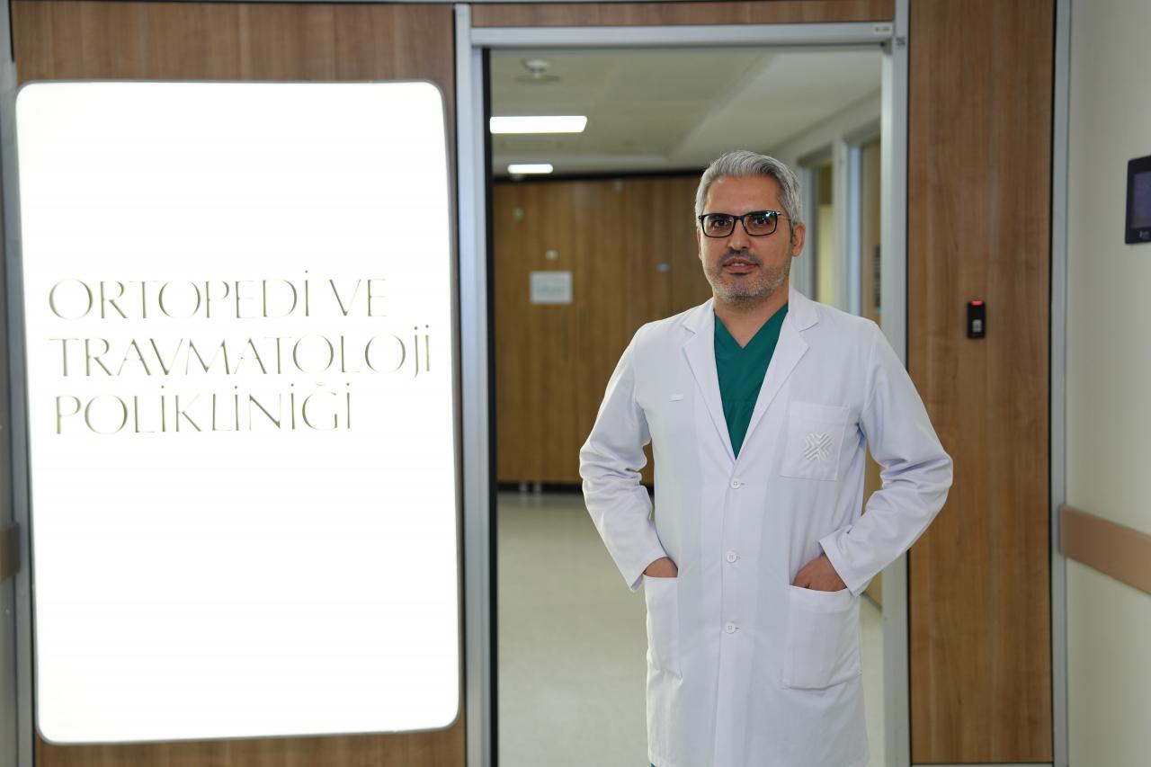 El Cerrahisi Uzmanı Dr. Öğr. Üyesi Kadir Uzel