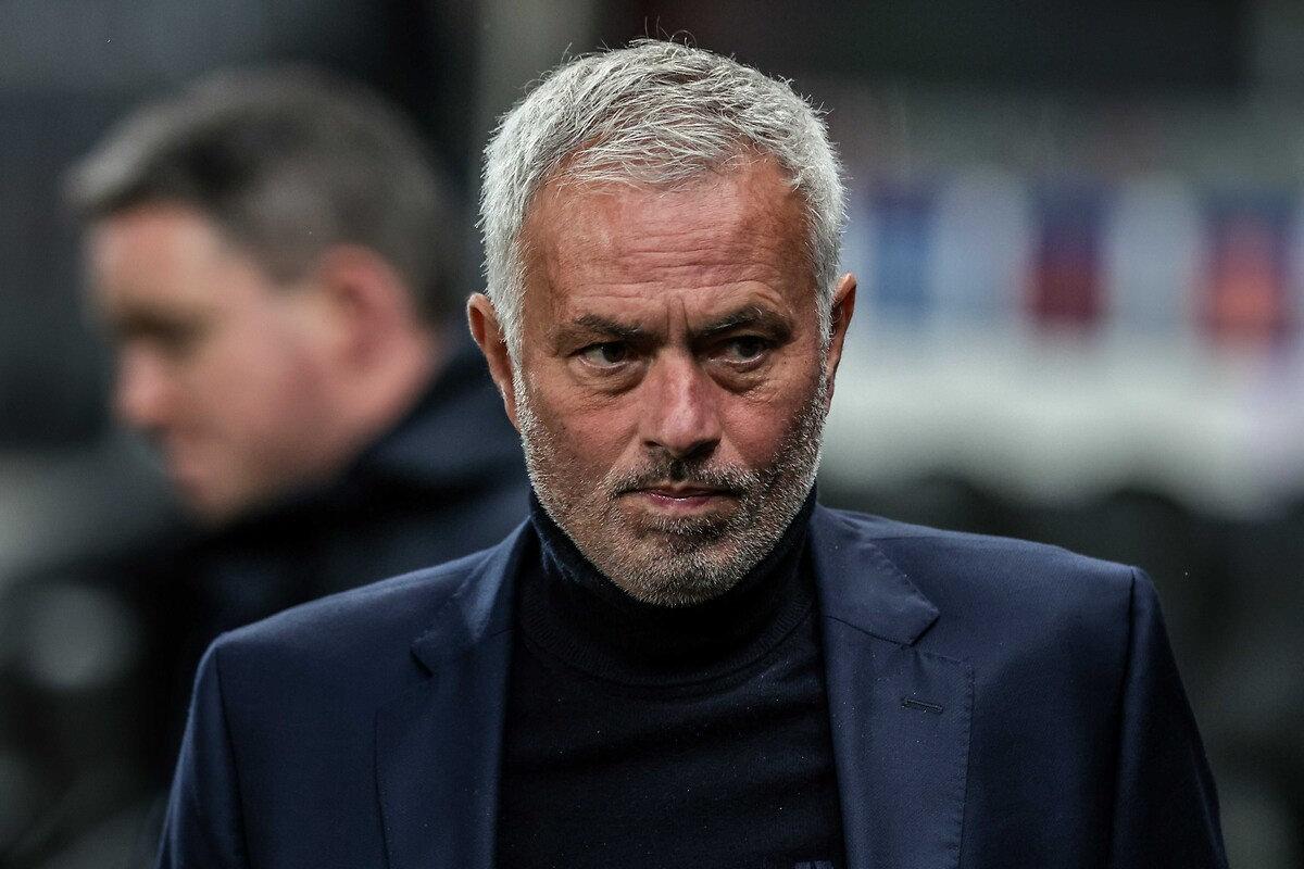 Benfica teknik direktörü Jose Mourinho