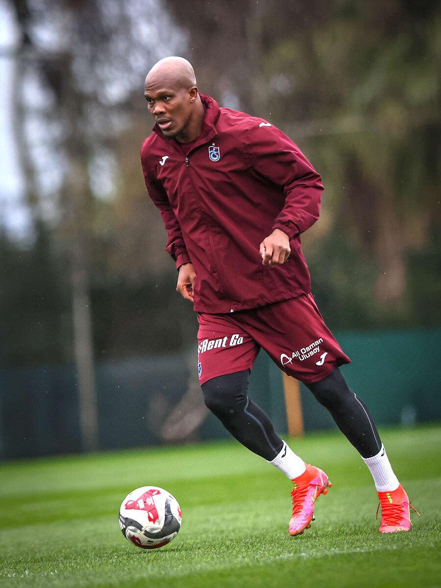 Sakatlığını büyük ölçüde atlatan Nwakaeme, bireysek çalışmalarını Trabzon'da sürdürüyor.