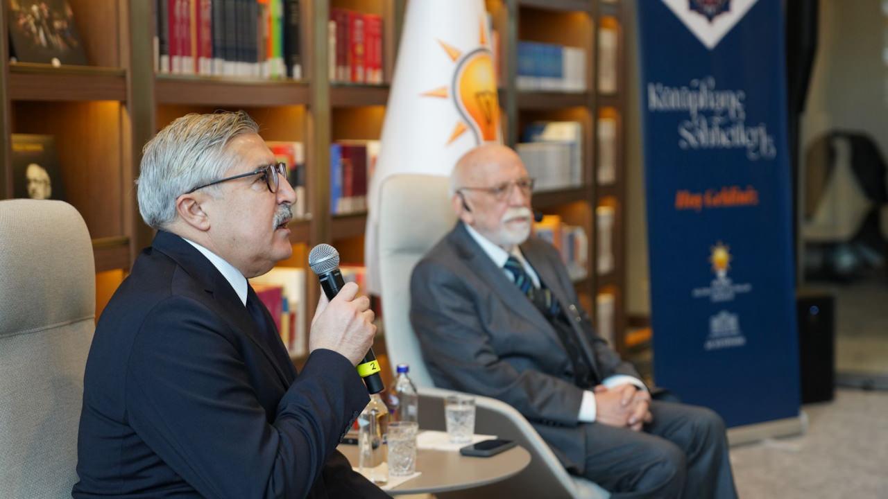 Eski Kültür ve Turizm Bakanı Prof. Dr. Nabi Avcı, AK Parti Kültür ve Sanat Politikaları Başkanlığınca düzenlenen 'Kütüphane Sohbetleri' programına katıldı.