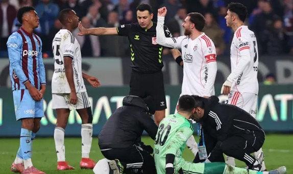 Süper Lig'de 3-3 biten Trabzonspor-Beşiktaş karşılaşmasından bir kare