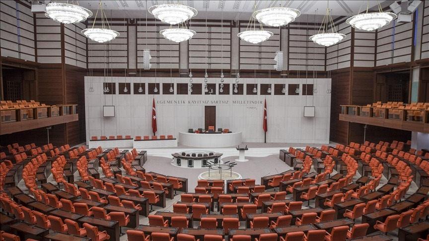 Alkol ve sigaraya yönelik reklam yasağının benzeri bahis için de uygulanacak, bu konuda yasal düzenlemeye gidilecek.