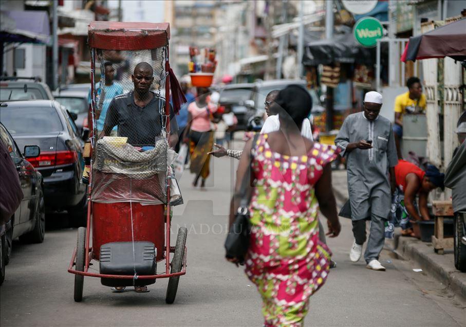 Fildişi Sahili'nde bir sokak