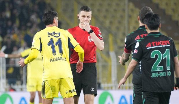 Penaltı mı değil mi? Trio'dan Fenerbah&ccedil;e ma&ccedil;ının hakemine tepki