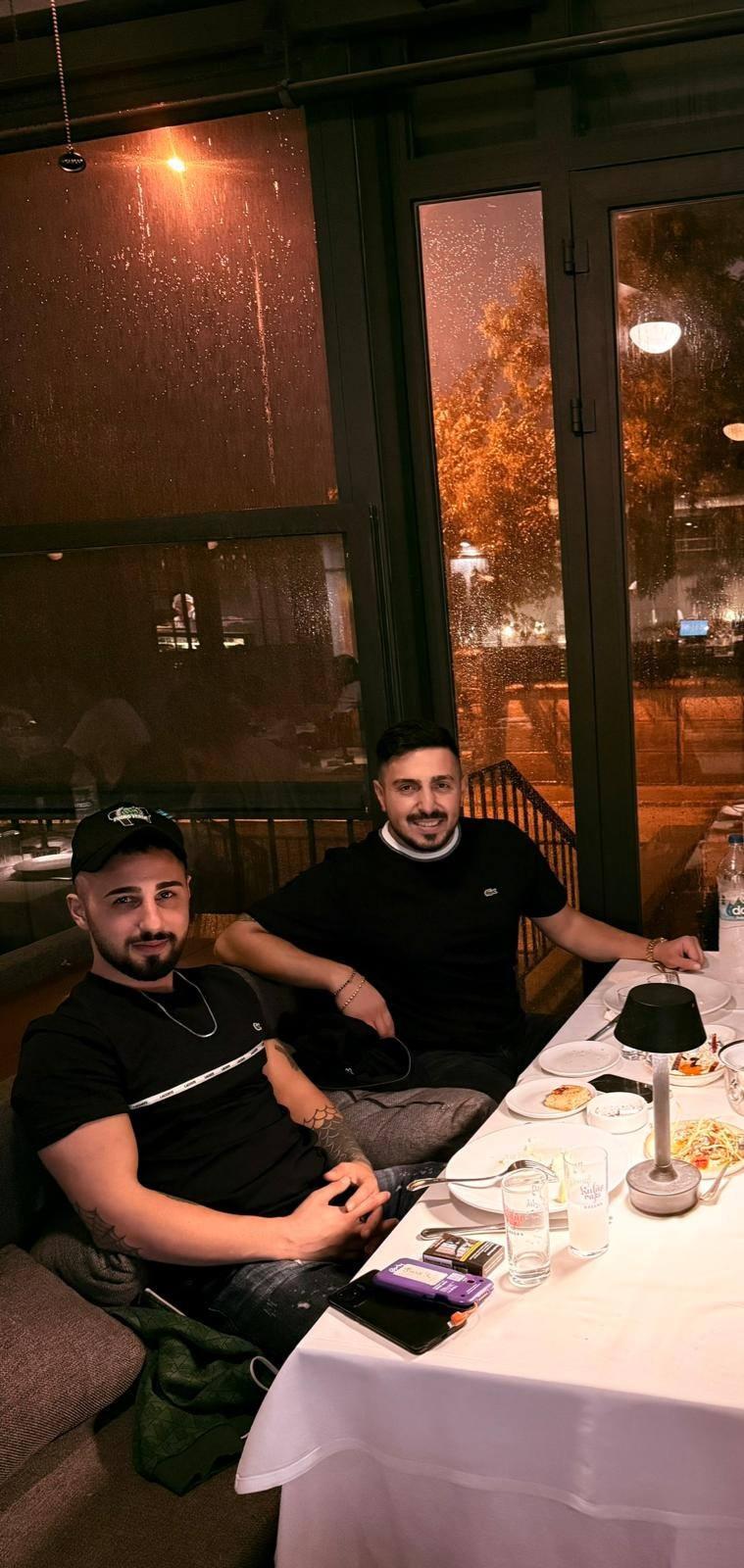 Berk Keleş 'sağda'