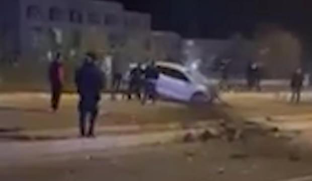 Şanlıurfa'da iki otomobil kafa kafaya &ccedil;arpıştı: 1 &ouml;l&uuml;, 1 yaralı