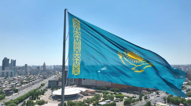Kazakistan’ın en büyük bayrağı