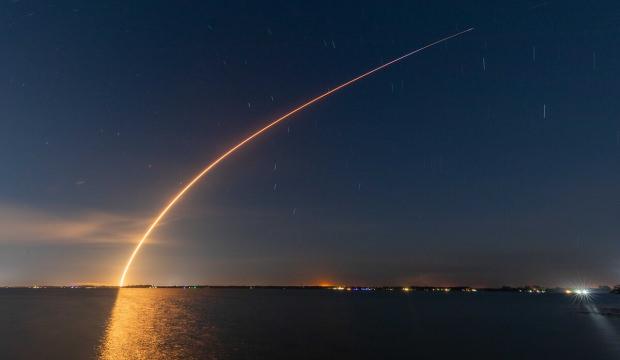 Starlink uydusu y&ouml;r&uuml;ngede infilak etti! Atmosferde yanarak kaybolacak