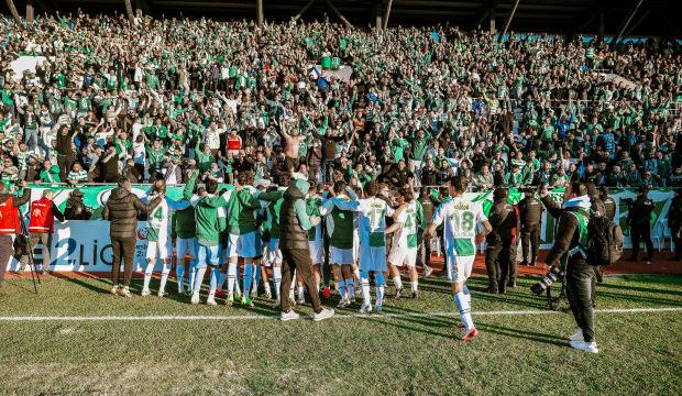 S&uuml;per Lig efsanesi dibi g&ouml;rm&uuml;şt&uuml;! 2. Lig'de tarih yazıyor: G.Saray'ı geride bıraktılar