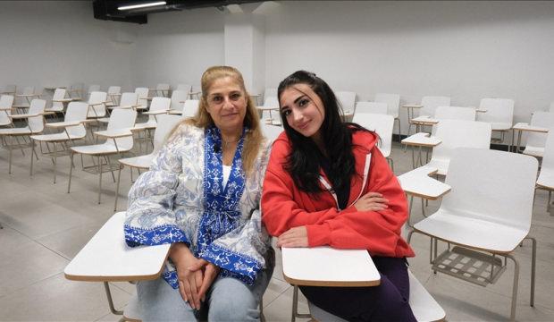 Suriyeli anne ve kızı, T&uuml;rkiye'de eğitimle geleceğe tutunuyor
