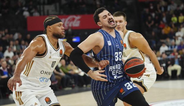 Anadolu Efes sonunu getiremedi! Avrupa'da Dubai'ye mağlup oldu