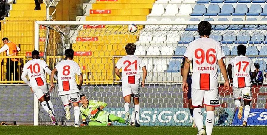 26 Ekim 2024 tarihinde oynanan Kasımpaşa-Samsunspor maçında Ntcham'ın doğrudan dışarı attığı ikinci penaltı vuruşu