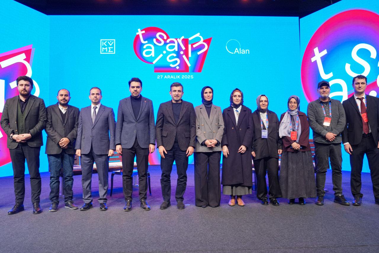 Kültür Medeniyet Vakfı (KÜME) Mütevelli Heyeti Başkanı Selçuk Bayraktar ile KÜME Vakfı Mütevelli Heyet Üyesi Sümeyye Erdoğan Bayraktar, KÜME Vakfı tarafından Haliç Üniversitesi'nde düzenlenen 'Tasarım İşi' etkinliğine katıldı.