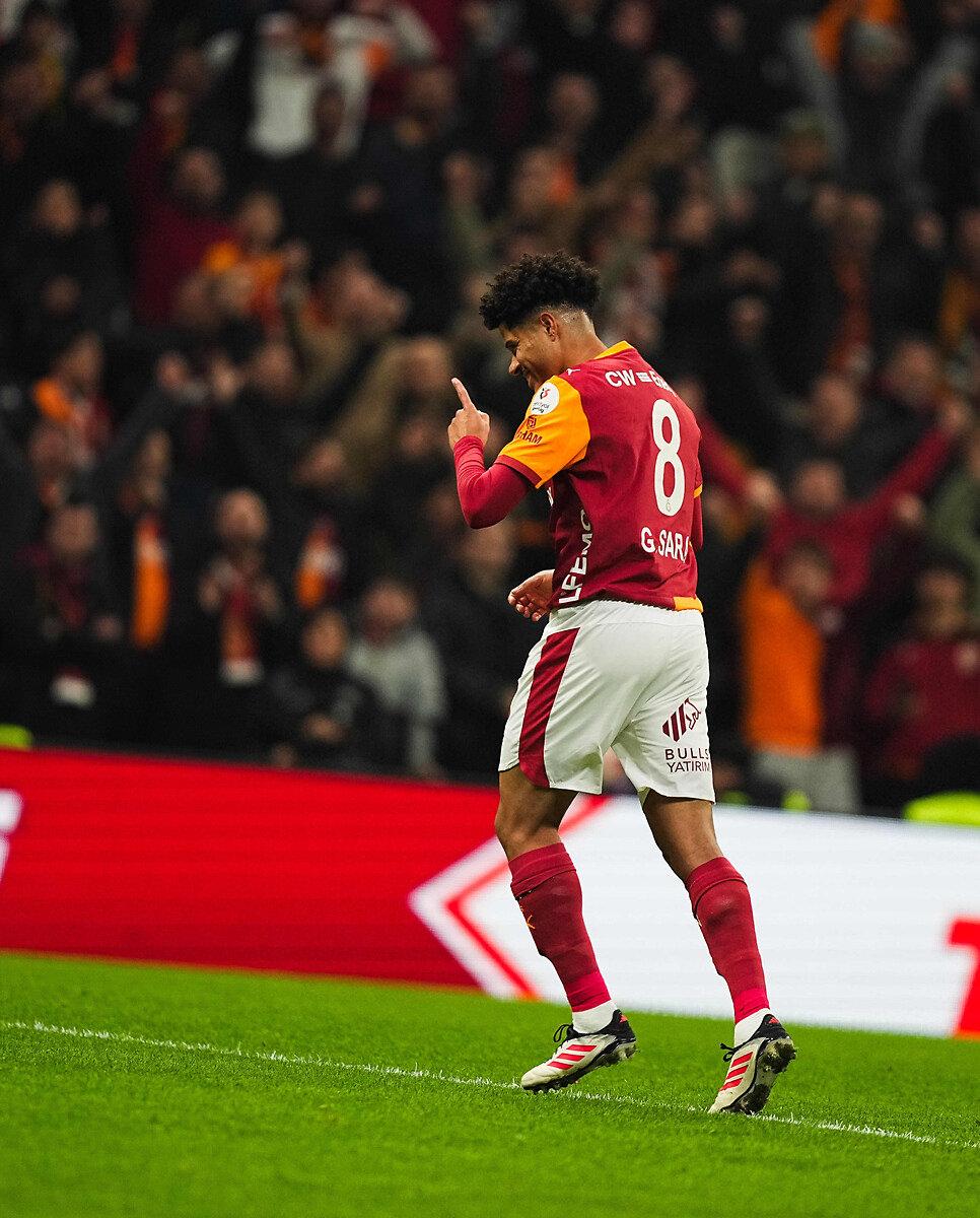 Gabriel Sara, Kasımpaşa karşısında attığı golü kutlarken, 21 Aralık 2025