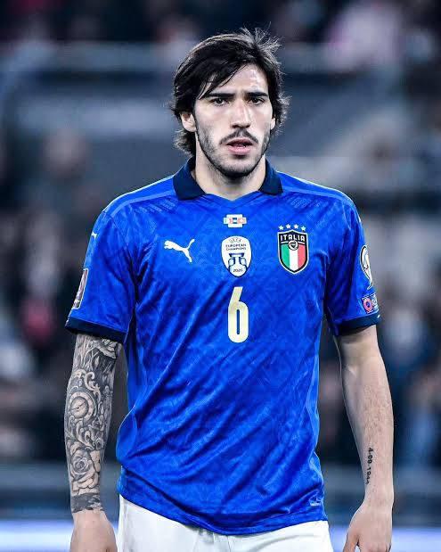 Newcastle United'ın İtalyan yıldızı Sandro Tonali