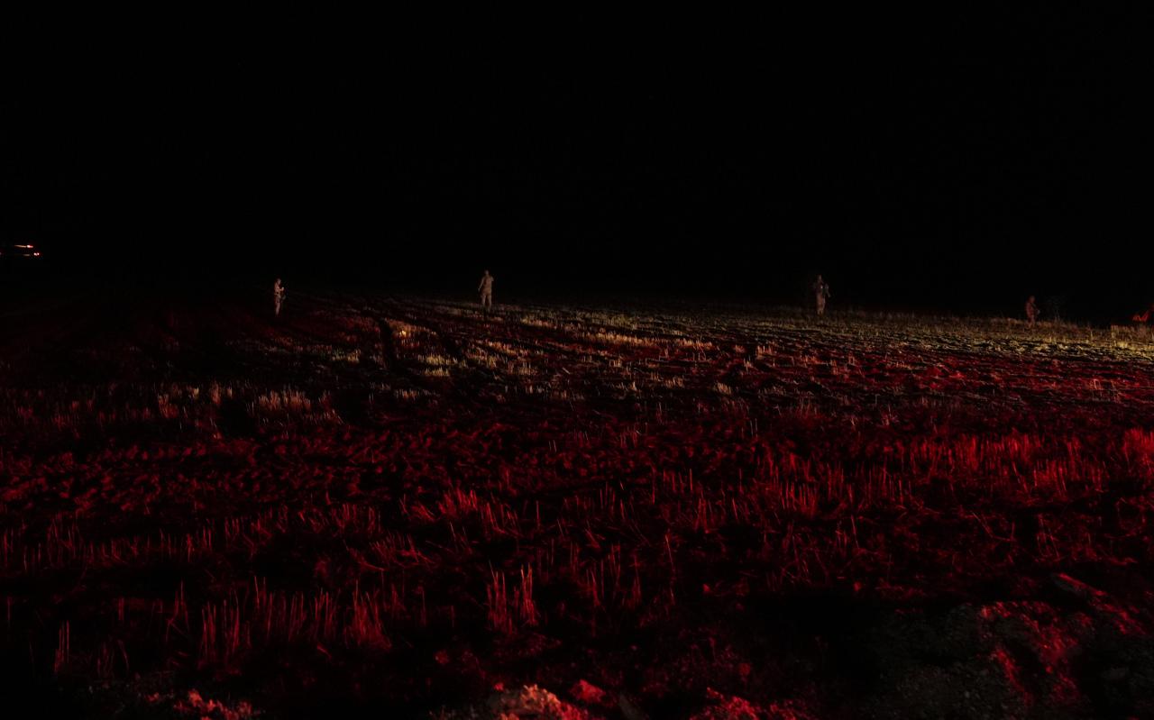 Bölgede jandarma, itfaiye ve sağlık ekipleri enkazda çalışmalarını sürdürüyor.