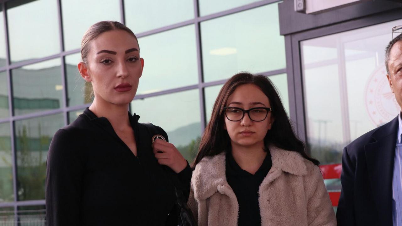 Tuğyan Ülkem Gülter ve arkadaşı Sultan Nur Ulu