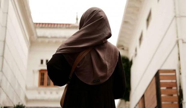 Berlin'de baş&ouml;rt&uuml;l&uuml; kadına ırk&ccedil;ı saldırı