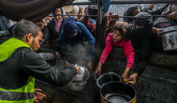 Gazze'de mazlumlar hem a&ccedil;lıkla hem soğukla savaşıyor
