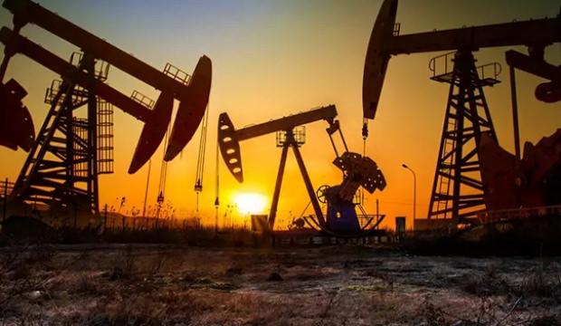 Brent petrol&uuml;n varili 64,47 dolardan işlem g&ouml;r&uuml;yor