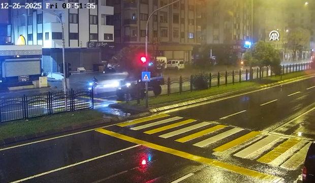 Ehliyetsiz maganda kırmızı ışıkta bekleyen genci hayattan kopardı!