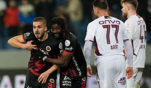 2-0'dan d&ouml;nmek yetmedi! 7 goll&uuml; d&uuml;elloda Trabzonspor Başkent'ten &ccedil;ıkamadı