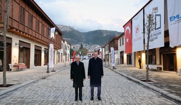 Hatay k&uuml;llerinden doğdu! Erdoğan ve Bah&ccedil;eli tamamlanan projeleri yerinde inceledi