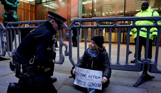 İngiltere'den skandal Filistin kararı! Greta Thunberg g&ouml;zaltına alındı