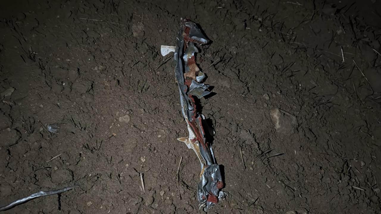 Ankara Esenboğa Havalimanı'ndan Trablus'a gitmek üzere havalanan, içerisinde Libya Genelkurmay Başkanı Orgeneral Muhammed Ali Al-Haddad'ın da bulunduğu jetin enkazındna bir parça