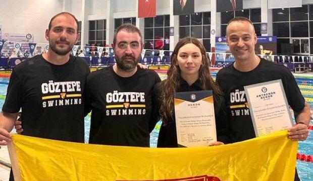 Milli y&uuml;z&uuml;c&uuml; Derin Akar, 11 yıldır kırılamayan rekoru kırdı