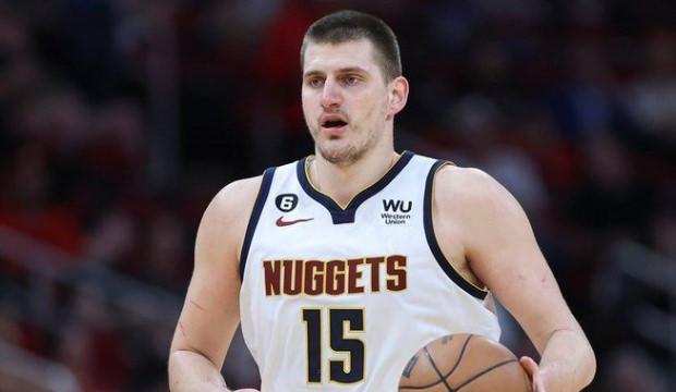 Nikola Jokic'in triple double performansı Nuggets'a yetmedi! 1 sayı ile yenildiler