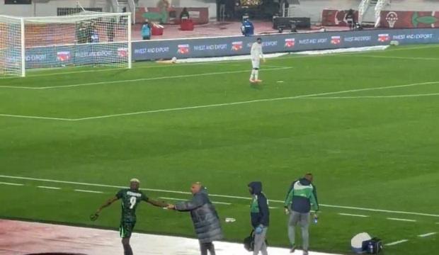 Osimhen'in milli takımdaki hareketi &uuml;lkede g&uuml;ndem oldu