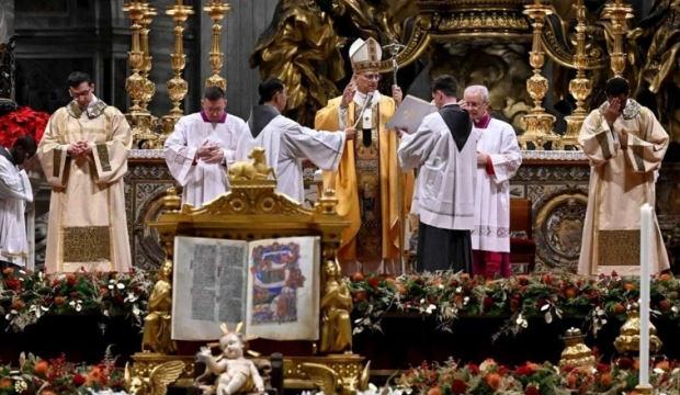 Papa 14. Leo, ilk kez Noel ayini y&ouml;netti