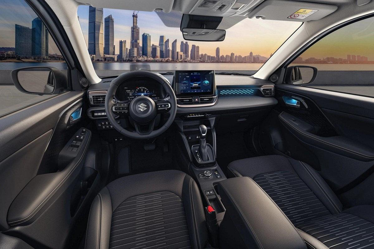Geniş kabini, modern multimedya sistemi ve hibrit altyapısıyla Suzuki Across, konforu teknoloji ve verimlilikle bir araya getiriyor.