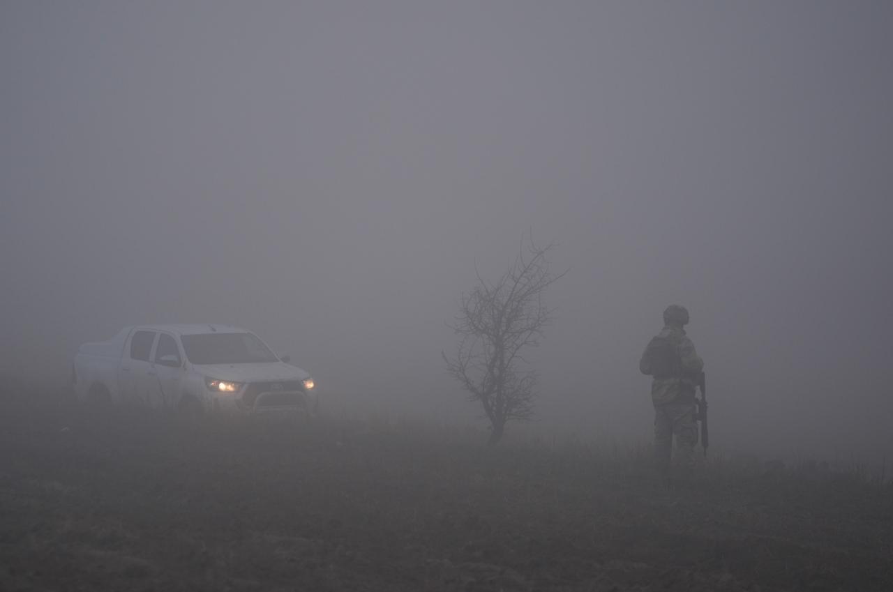 Gece boyunca yoğun yağış ve sise rağmen devam eden arama tarama faaliyeti, günün ilk ışıklarıyla hızlandı.