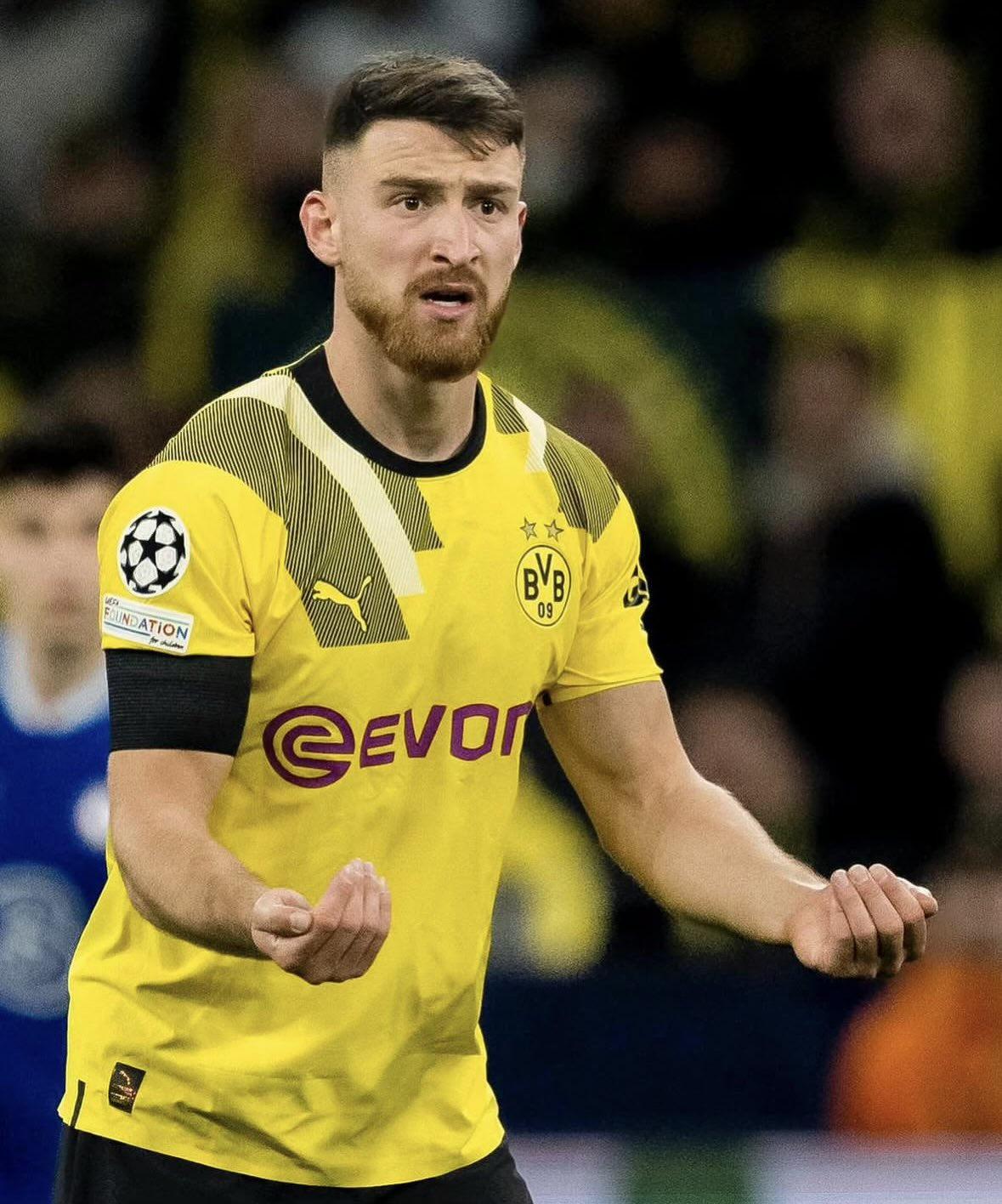 Borussia Dortmund'la sezon sonunda sözleşmesi bitecek olan Salih Özcan