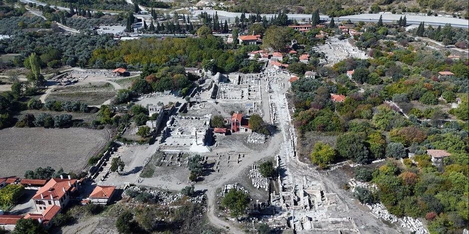 Stratonikeia Antik Kenti&rsquo;nde Osmanlı k&ouml;y meydanı yeniden hayat buluyor