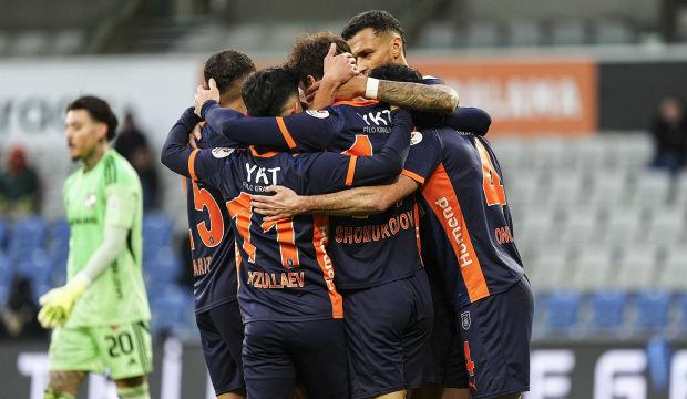 Geri d&ouml;nen Burak Yılmaz kabusu yaşadı! Başakşehir, Gaziantep FK'yı dağıttı