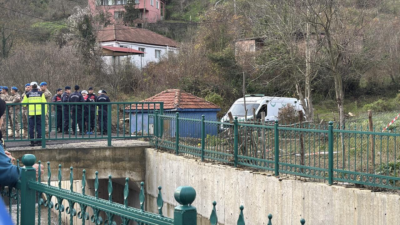 Olay yerin polis ve sağlık ekipleri sevk edildi. 