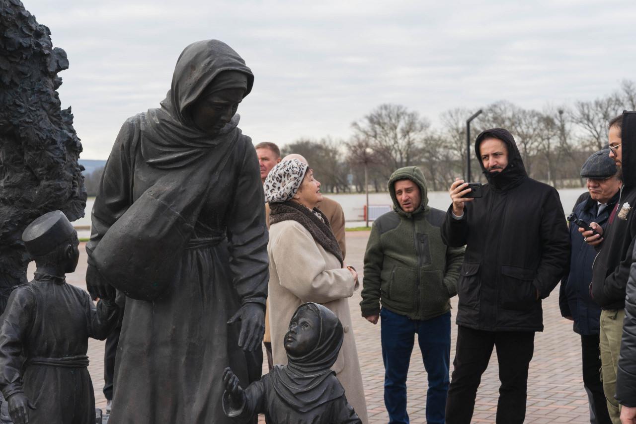 Kırım Sürgünü abidesi 