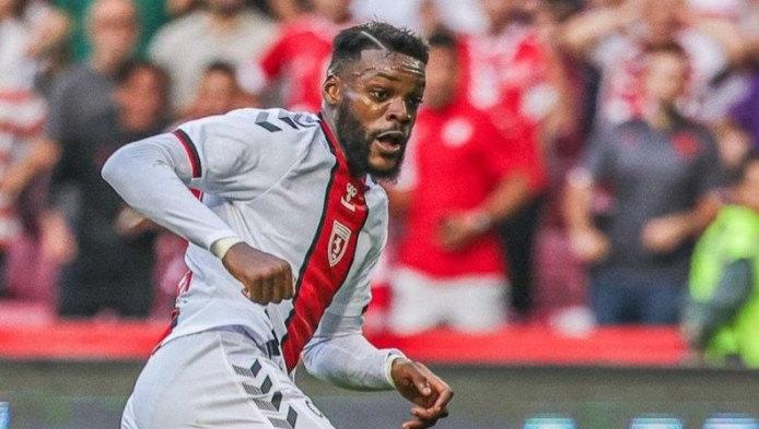 Samsunsporlu futbolcu Ntcham, 2024'teki Kasımpaşa maçında iki penaltı kaçırmıştı