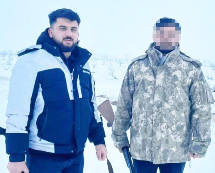 Ahmet Çelikçi (Solda) ve İsmail K. (Sağda)