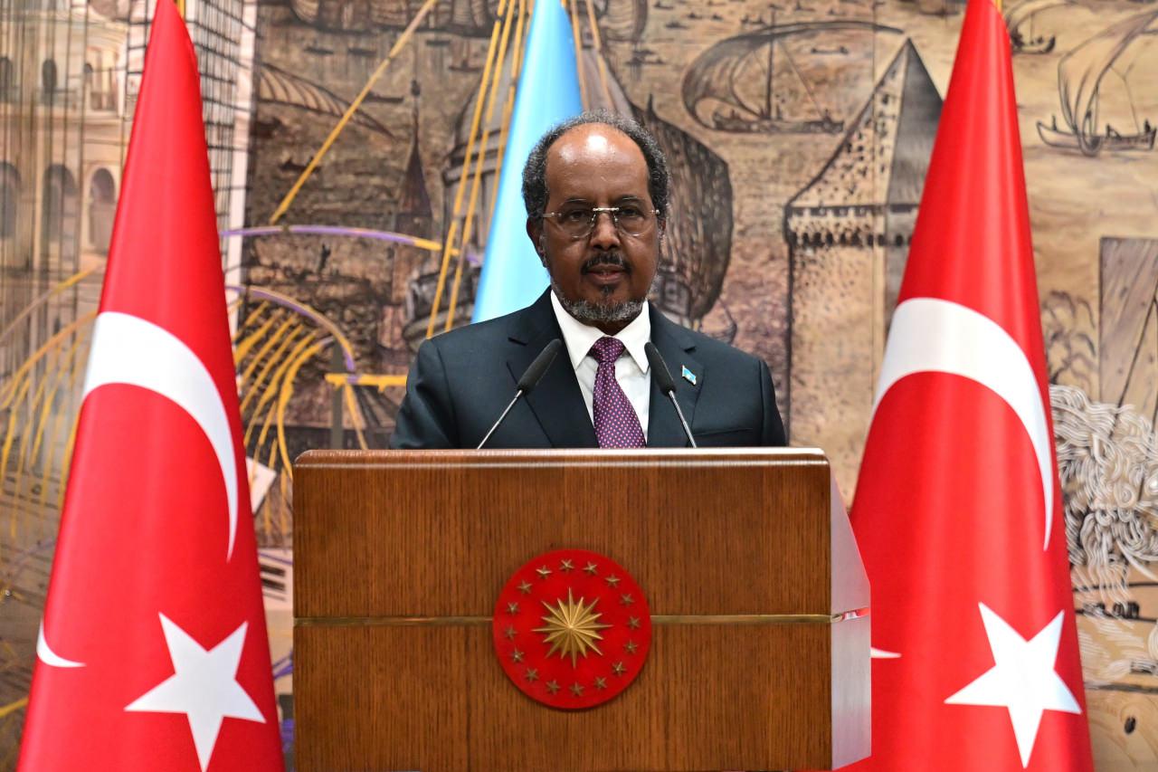 Somali Cumhurbaşkanı Hasan Şeyh Mahmud, Türkiye Cumhuriyeti Cumhurbaşkanlığı Dolmabahçe Ofisi'nde.