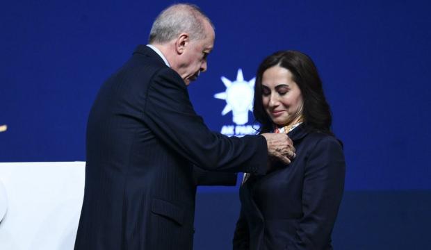 AK Parti'ye katılması CHP'lileri kızdırdı! &Ouml;zlem G&uuml;rzel'den iddialara sert cevap!